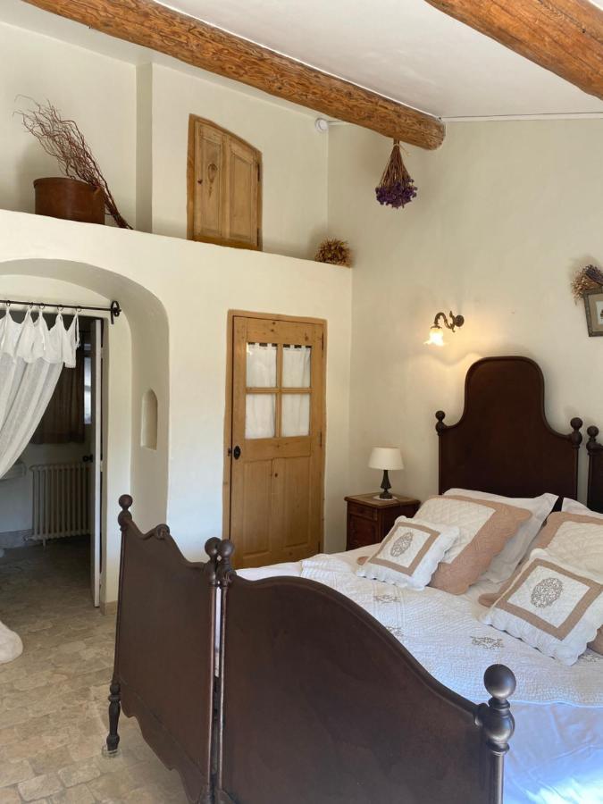 Mas De La Beaume Hotel Gordes Exterior photo