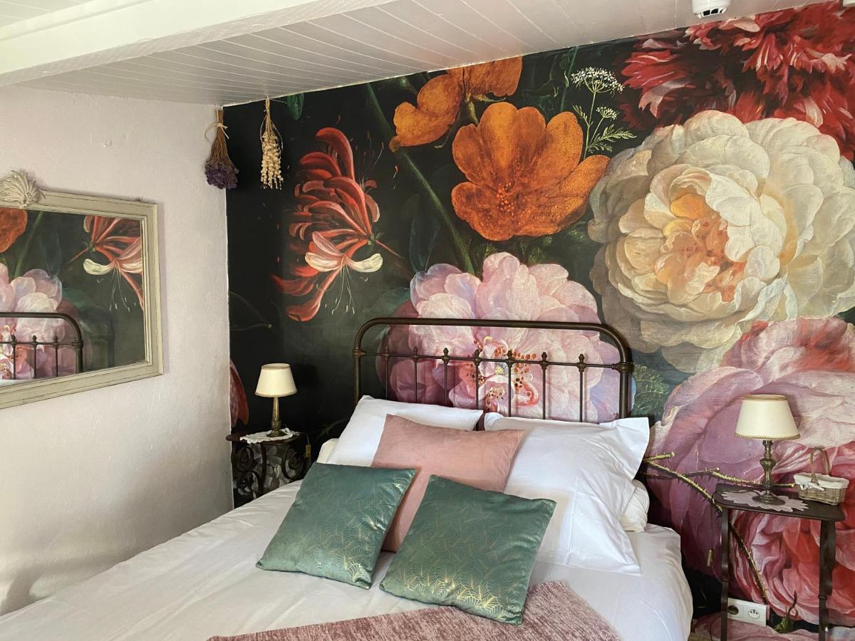 Mas De La Beaume Hotel Gordes Exterior photo