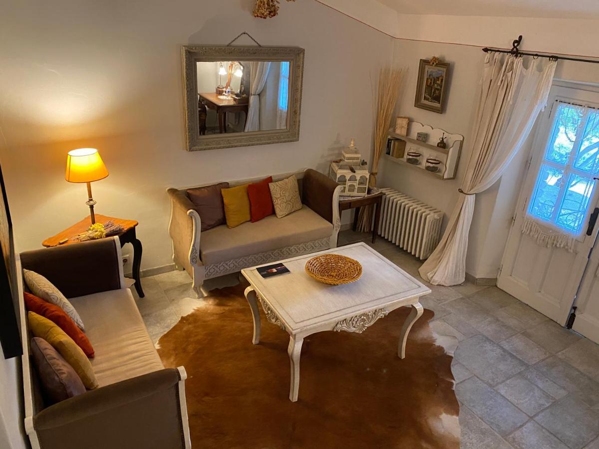 Mas De La Beaume Hotel Gordes Exterior photo